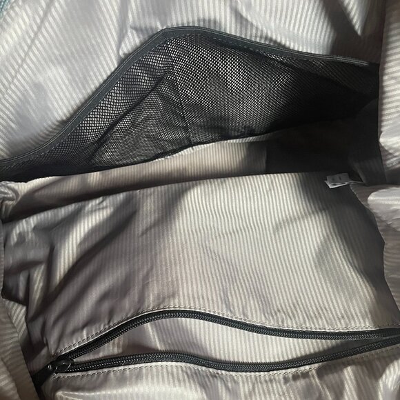 Sherpani Addison Duffel Bag NWT - Picture 8 of 8